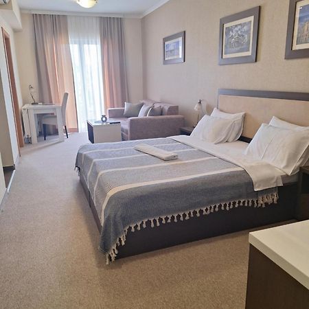 Garni Hotel Ema Kragujevac Bagian luar foto