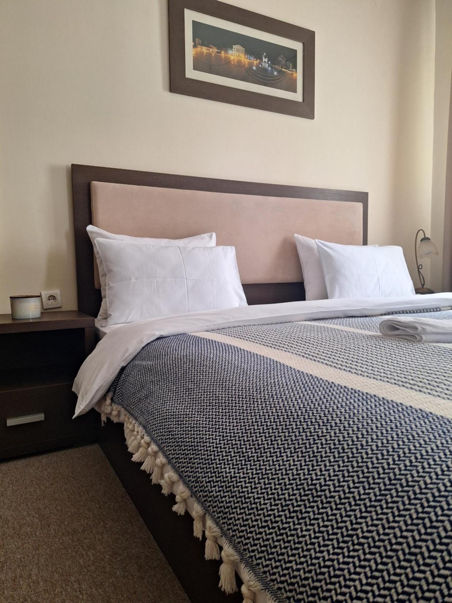 Garni Hotel Ema Kragujevac Bagian luar foto