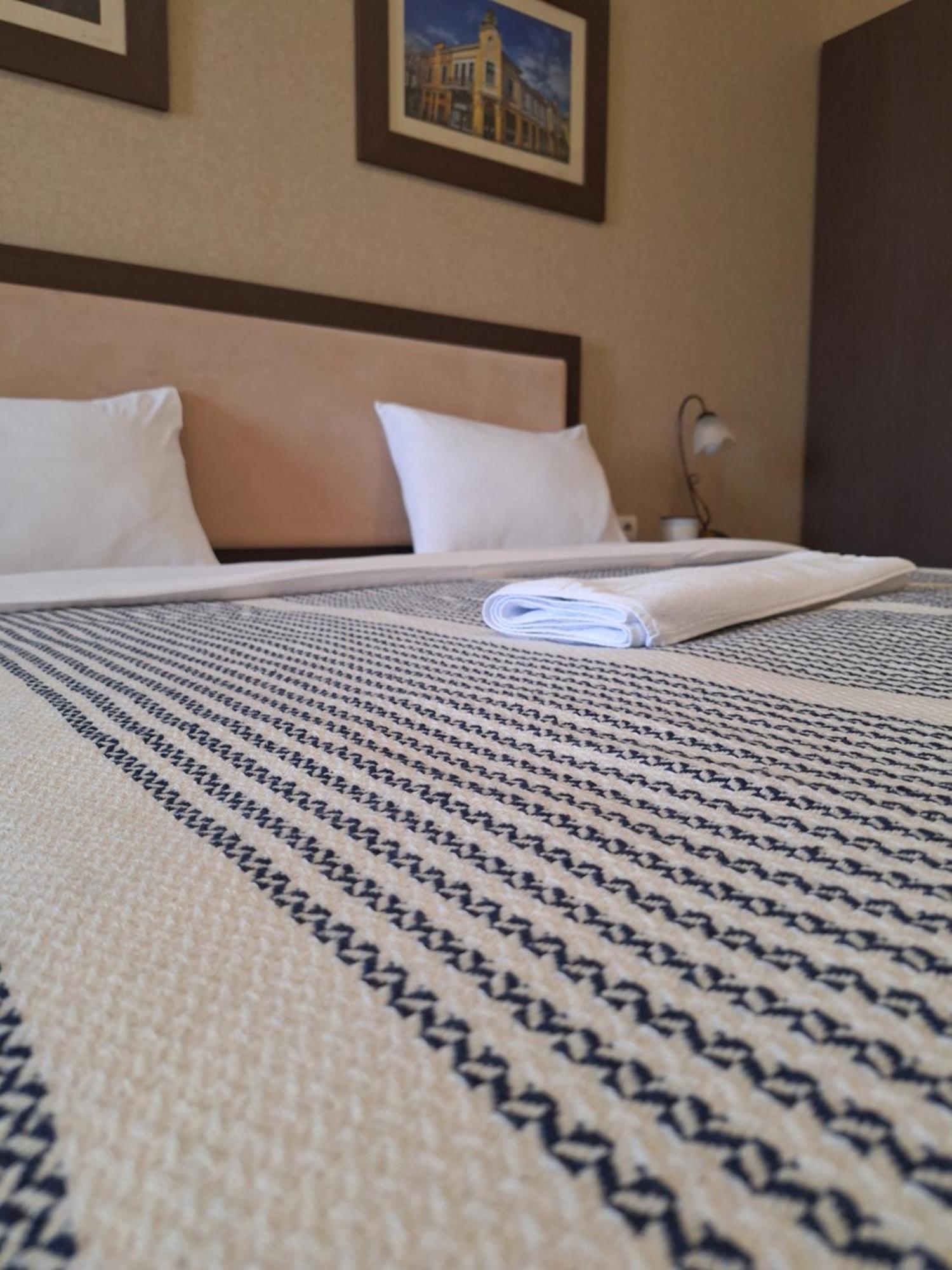 Garni Hotel Ema Kragujevac Bagian luar foto