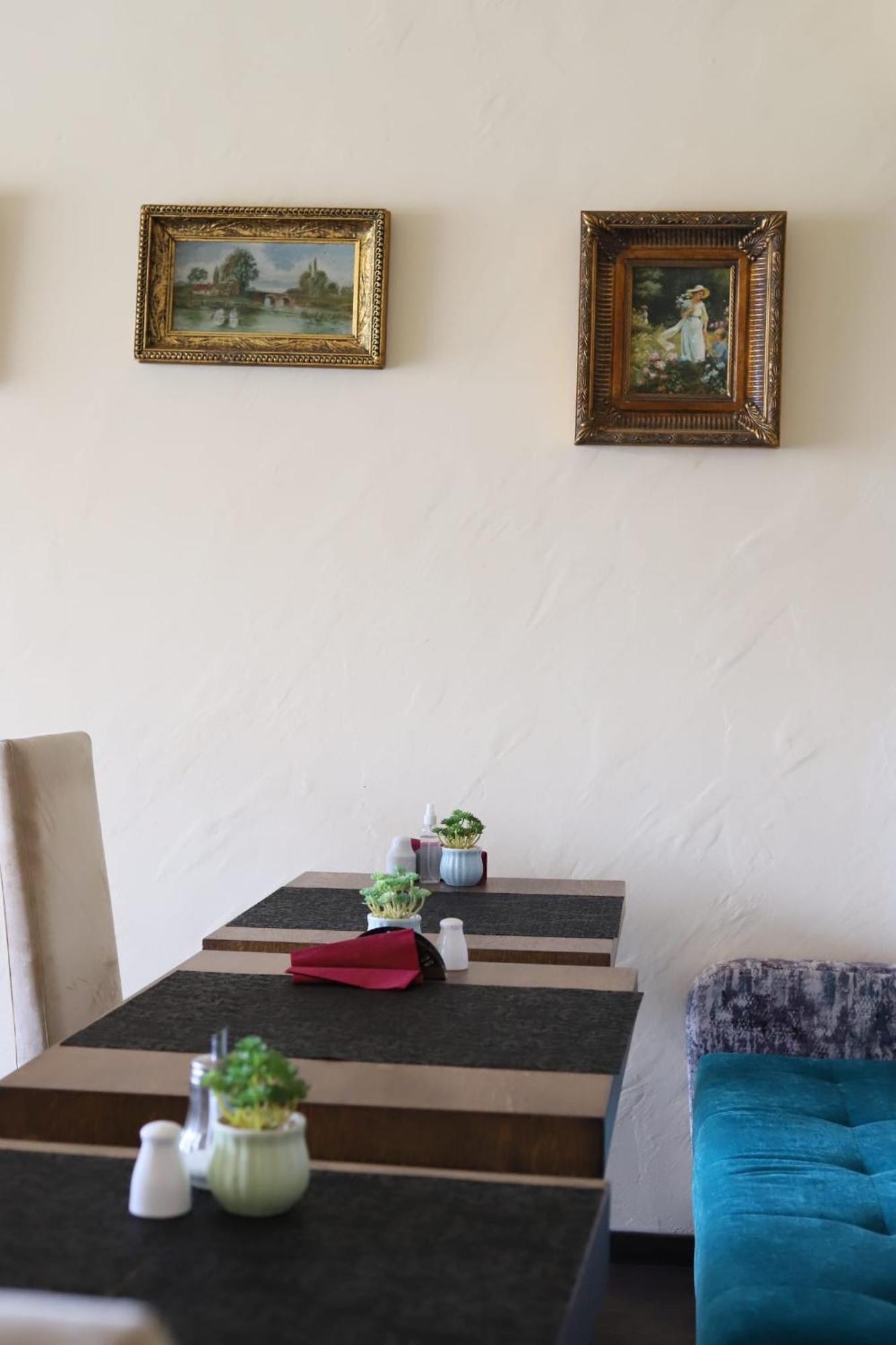 Garni Hotel Ema Kragujevac Bagian luar foto