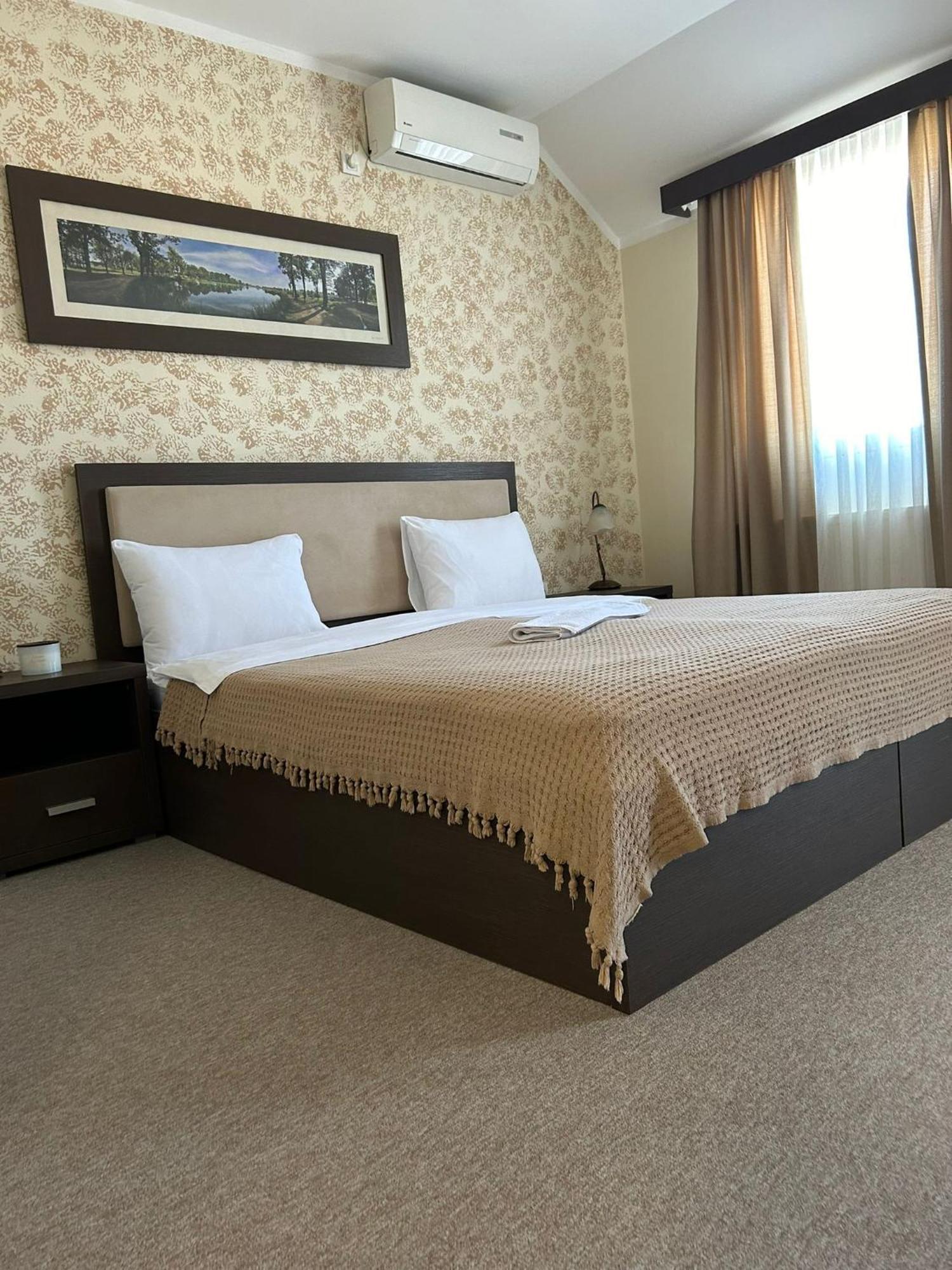 Garni Hotel Ema Kragujevac Bagian luar foto